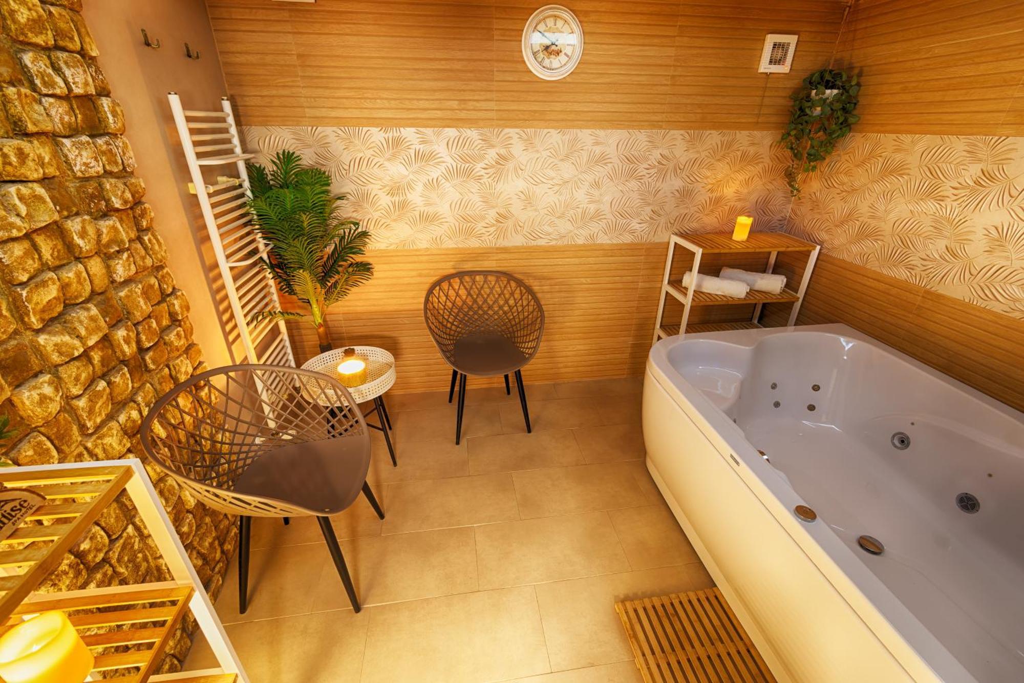 Paradise Hotel