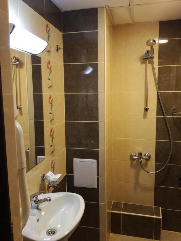 Paradise Hotel 3*